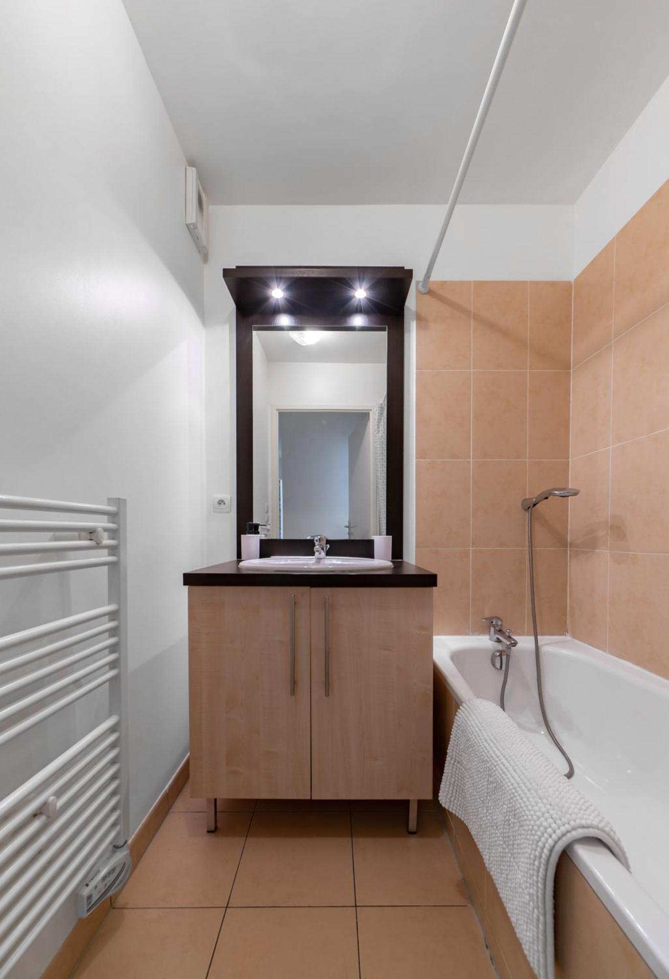 L'Eugenie - Appartement Design & Confort En Centre-Ville Виши Екстериор снимка